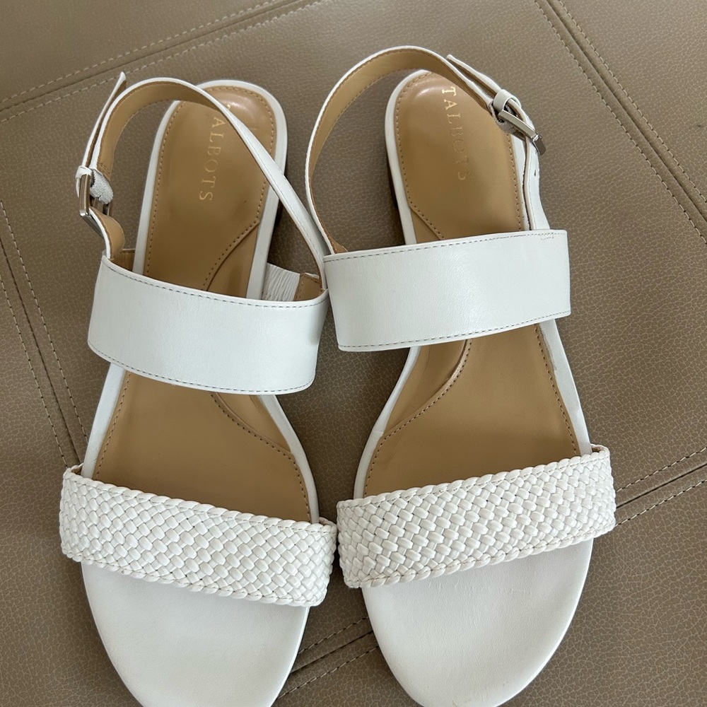 NEW Talbots White Braided-Strap Leather Sandals with Ankle Buckle size 9 - Picture 2 of 4